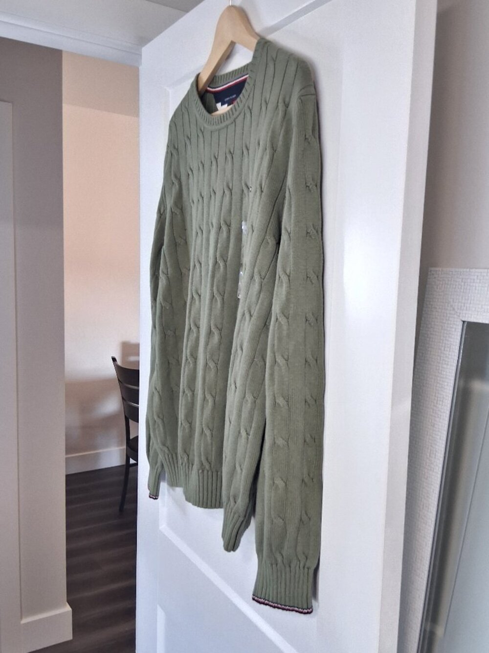 Tommy Hilfiger Men's Large Olive Green Cable Knit Cotton Sweater NWT - Picture 3 of 6